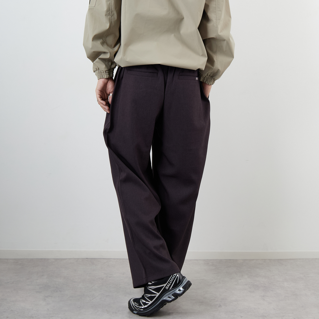GRAMiCCi [グラミチ] 別注 ウールライク ワイドパンツ [GUP5-F1025-JF] CHARCOAL &&モデル身長：179cm 着用サイズ：M&&