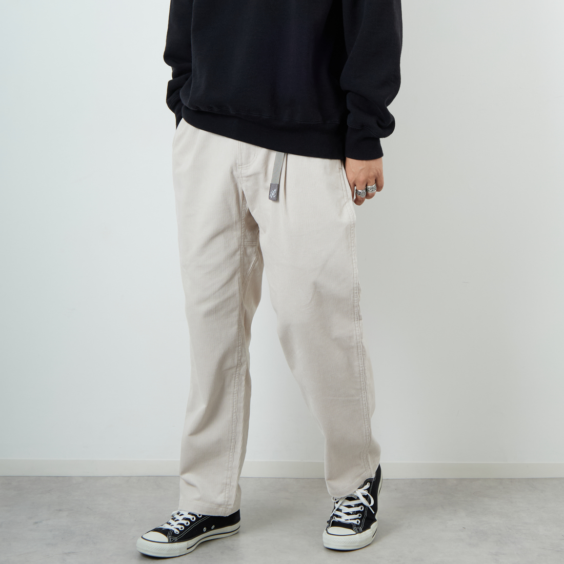 GRAMiCCi [グラミチ] 別注 コーデュロイ エブリデイパンツ [GUP5-F1022-JF] BONE &&モデル身長：179cm 着用サイズ：L&&