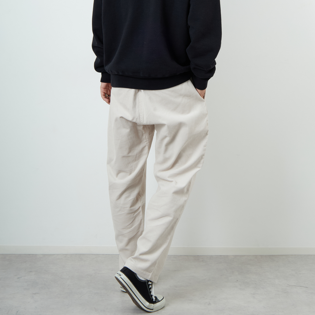 GRAMiCCi [グラミチ] 別注 コーデュロイ エブリデイパンツ [GUP5-F1022-JF] BONE &&モデル身長：179cm 着用サイズ：L&&