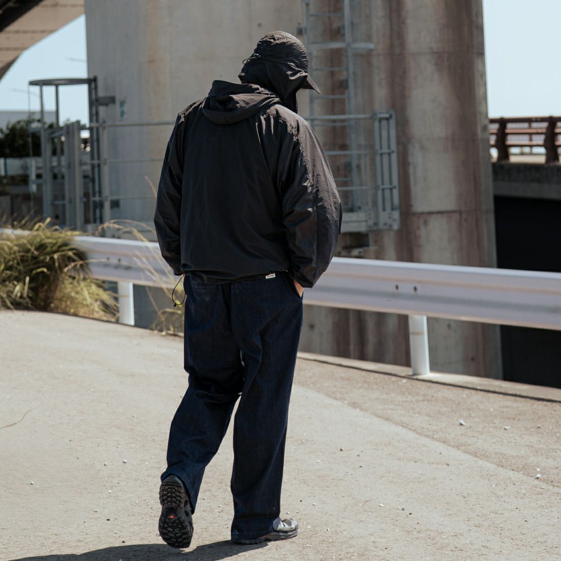 GRAMiCCi [グラミチ] 別注 ワイドデニムパンツ [GUP5-F1089-JF] ONE WASH &&モデル身長：179cm 着用サイズ：L&&