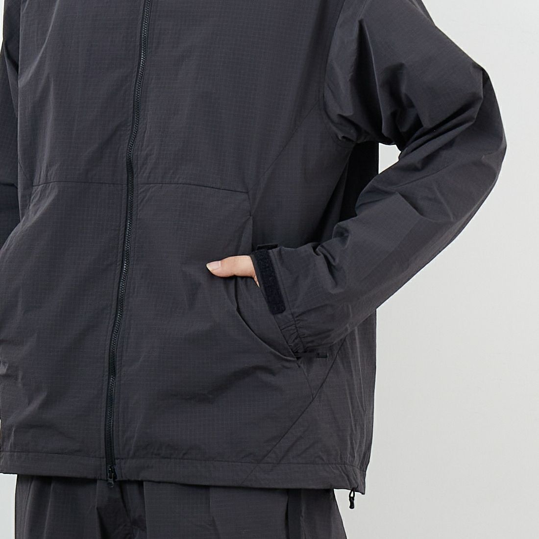 Goldwin [ゴールドウィン] ドープダイド リップストップウインドジャケット [GL15330] CG &&モデル身長：179cm 着用サイズ：2&&
