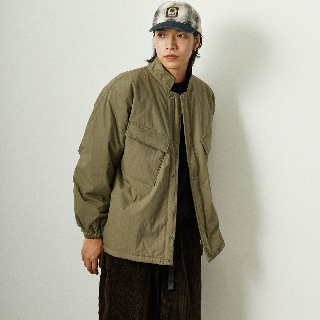ARMY TWILL SANFORIZED [アーミーツイル サンフォライズド] 別注 中綿入り ケミカルプロテクトジャケット [AM-2554501-INT-JF] KHAKI &&モデル身長：179cm 着用サイズ：M&&