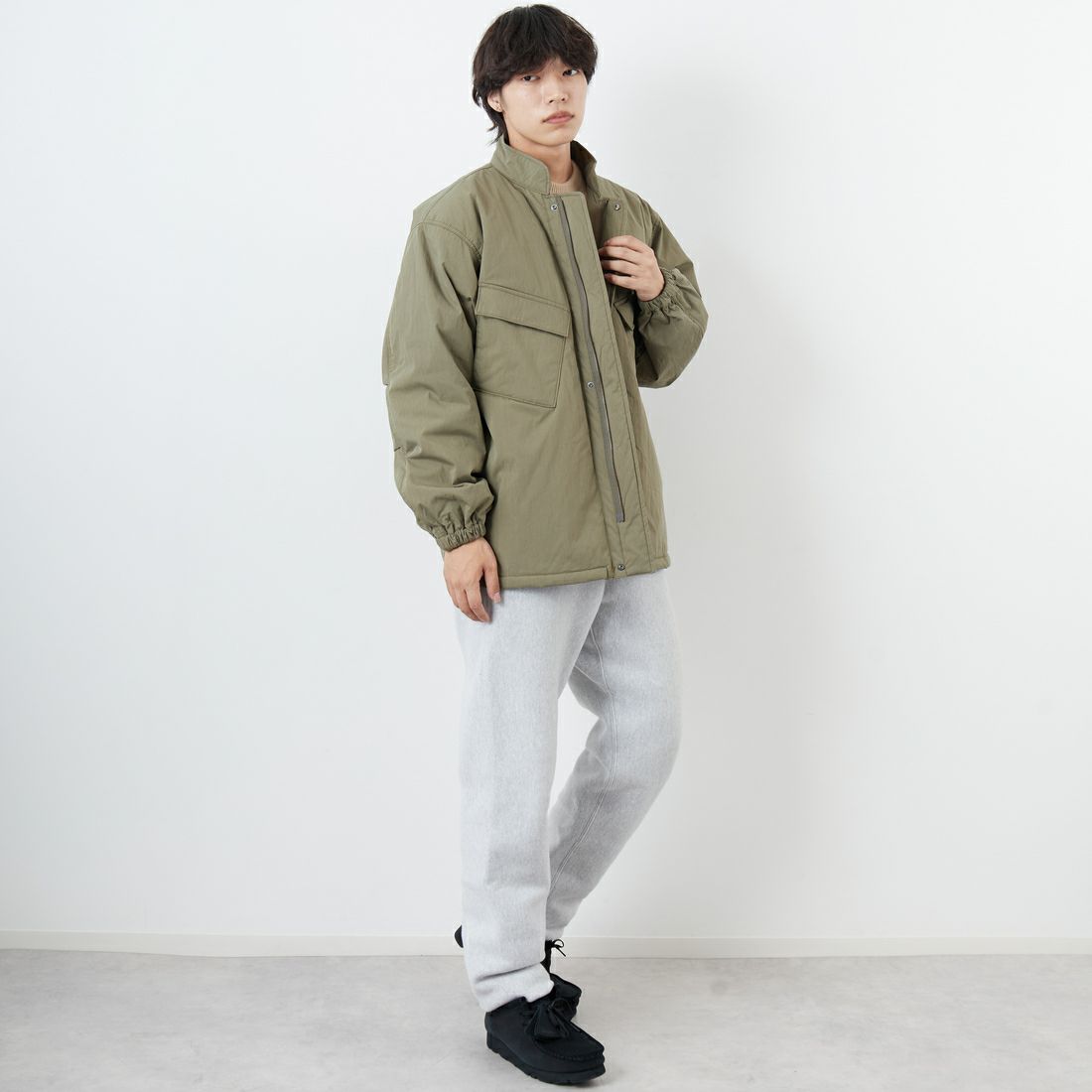 ARMY TWILL SANFORIZED [アーミーツイル サンフォライズド] 別注 中綿入り ケミカルプロテクトジャケット [AM-2554501-INT-JF] KHAKI &&モデル身長：179cm 着用サイズ：L&&