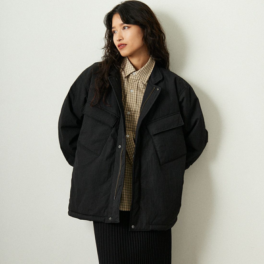 ARMY TWILL SANFORIZED [アーミーツイル サンフォライズド] 別注 中綿入り ケミカルプロテクトジャケット [AM-2554501-INT-JF] BLACK &&モデル身長：162cm 着用サイズ：S&&