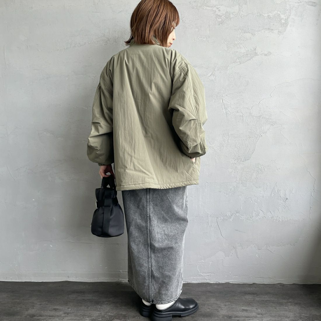 ARMY TWILL SANFORIZED [アーミーツイル サンフォライズド] 別注 中綿入り ケミカルプロテクトジャケット [AM-2554501-INT-JF] KHAKI &&モデル身長：158cm 着用サイズ：S&&