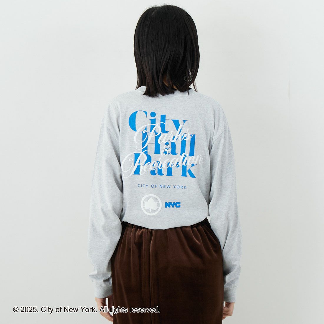 NYC × GOOD ROCK SPEED [エヌワイシー × グッドロックスピード] NYC ロングスリーブTシャツ [25NYC201W] ASH &&モデル身長：162cm 着用サイズ：F&&