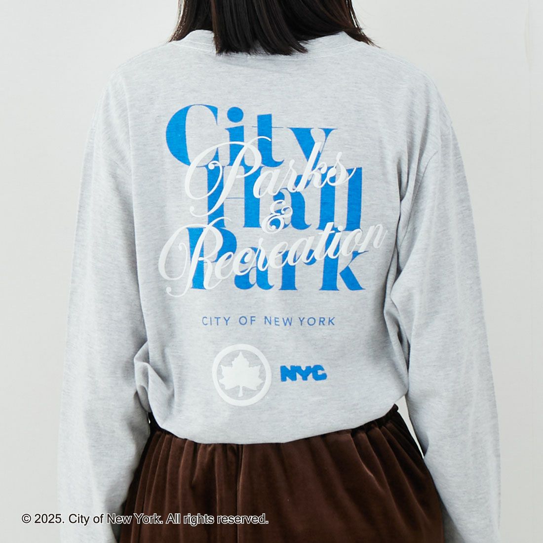 NYC × GOOD ROCK SPEED [エヌワイシー × グッドロックスピード] NYC ロングスリーブTシャツ [25NYC201W] ASH &&モデル身長：162cm 着用サイズ：F&&