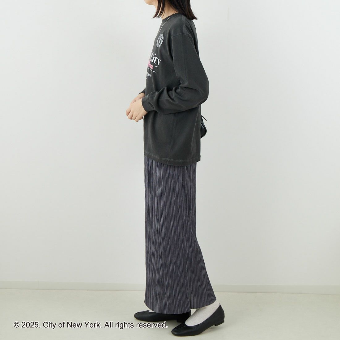 NYC × GOOD ROCK SPEED [エヌワイシー × グッドロックスピード] NYC ロングスリーブTシャツ [25NYC202W] CHARCOAL &&モデル身長：162cm 着用サイズ：F&&