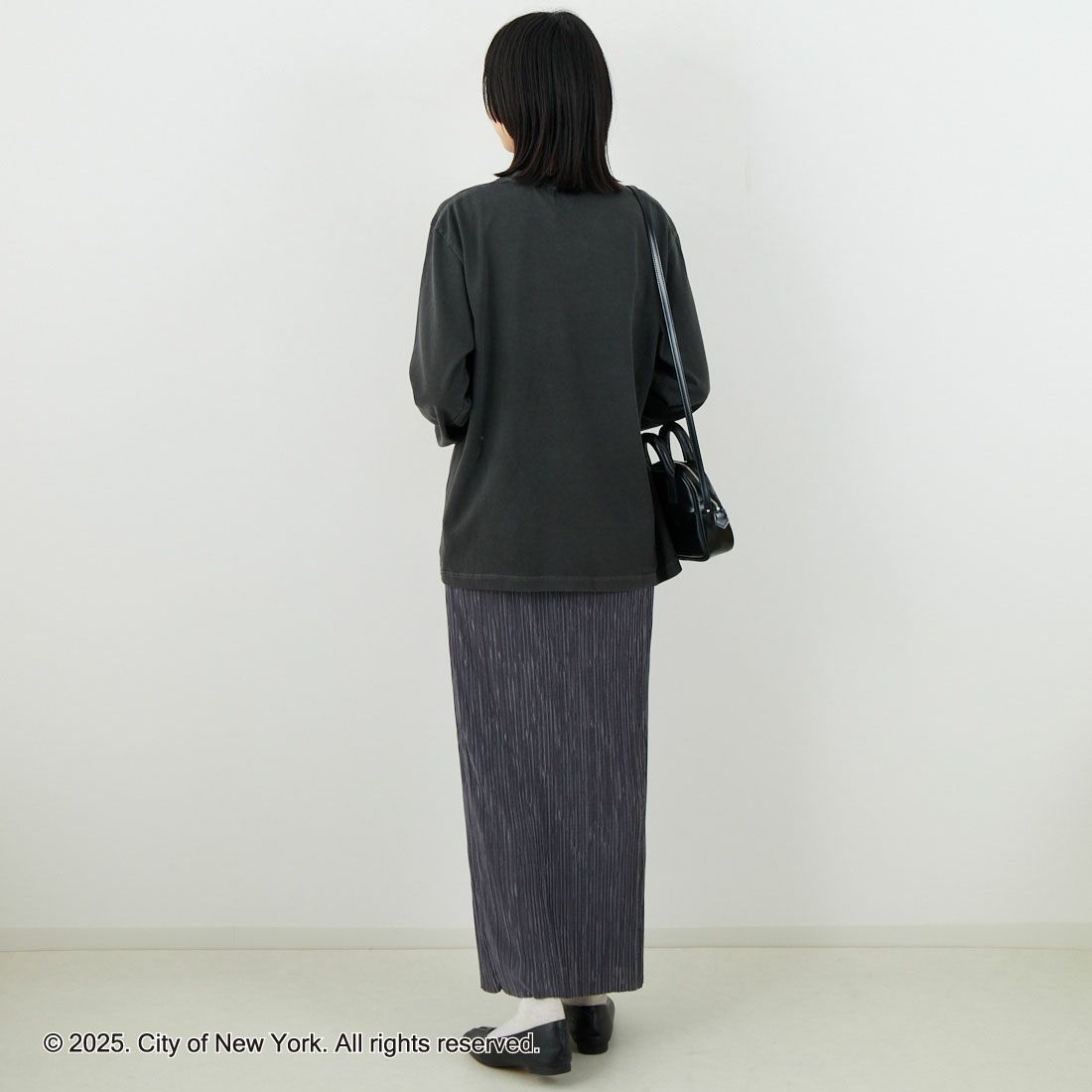 NYC × GOOD ROCK SPEED [エヌワイシー × グッドロックスピード] NYC ロングスリーブTシャツ [25NYC202W] CHARCOAL &&モデル身長：162cm 着用サイズ：F&&