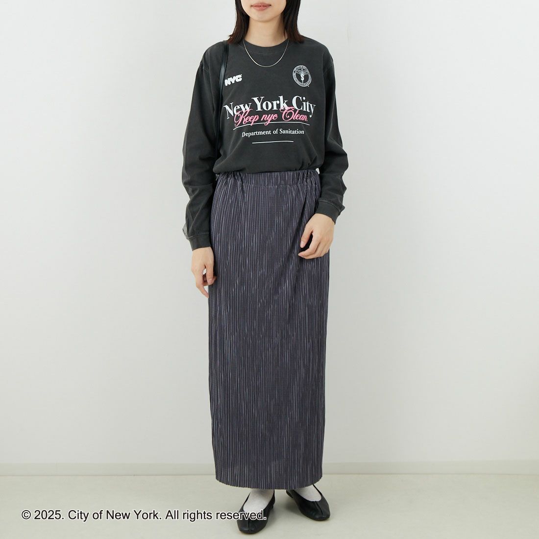 NYC × GOOD ROCK SPEED [エヌワイシー × グッドロックスピード] NYC ロングスリーブTシャツ [25NYC202W] CHARCOAL &&モデル身長：162cm 着用サイズ：F&&