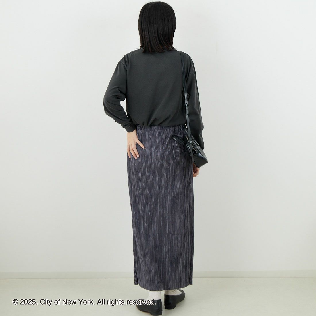 NYC × GOOD ROCK SPEED [エヌワイシー × グッドロックスピード] NYC ロングスリーブTシャツ [25NYC202W] CHARCOAL &&モデル身長：162cm 着用サイズ：F&&