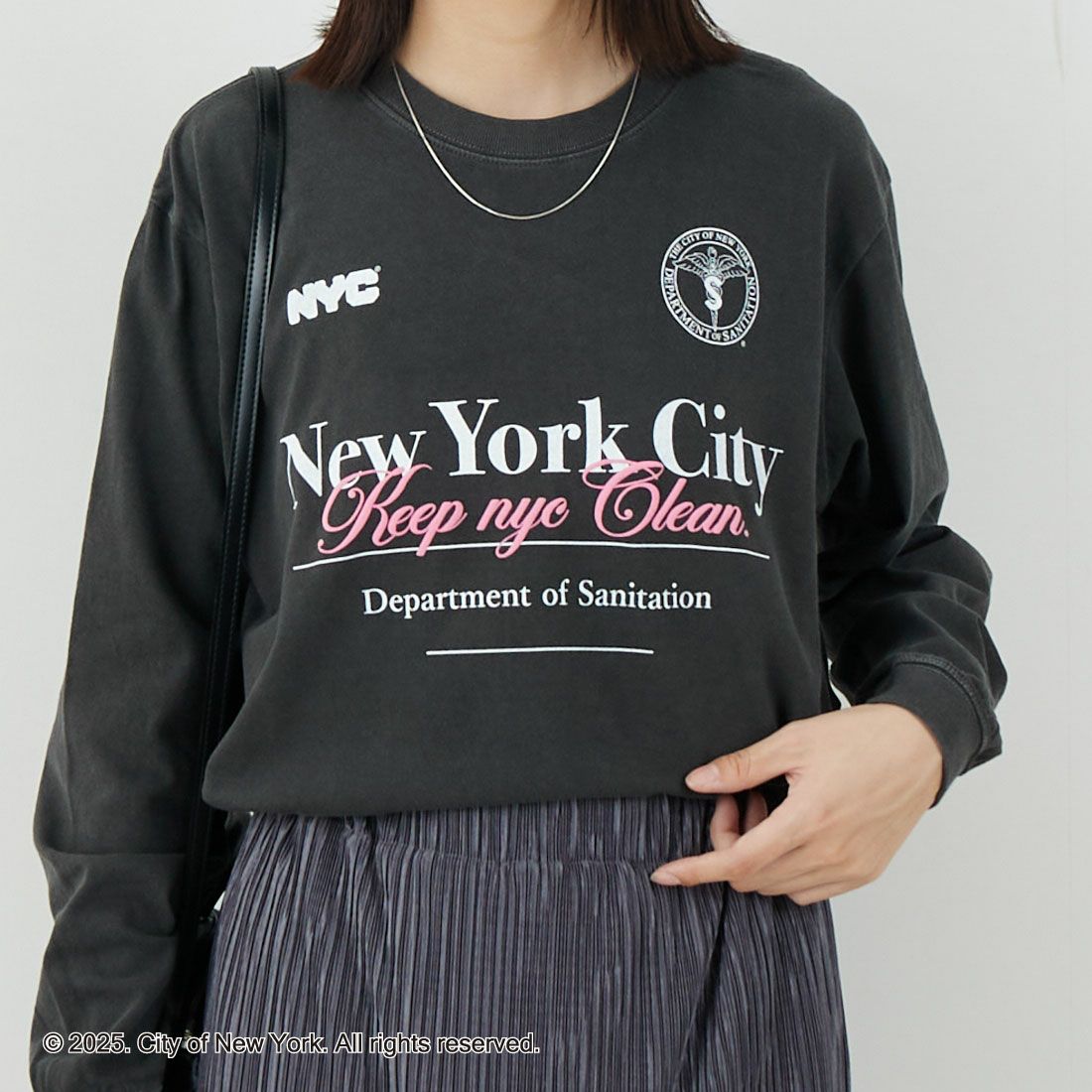 NYC × GOOD ROCK SPEED [エヌワイシー × グッドロックスピード] NYC ロングスリーブTシャツ [25NYC202W] CHARCOAL &&モデル身長：162cm 着用サイズ：F&&