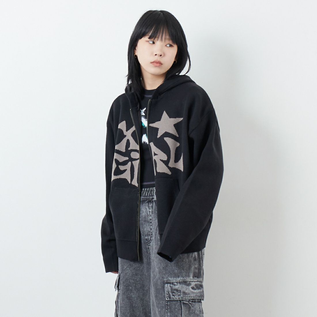 BLACK&&モデル身長：167cm 着用サイズ：ONE SIZE&&