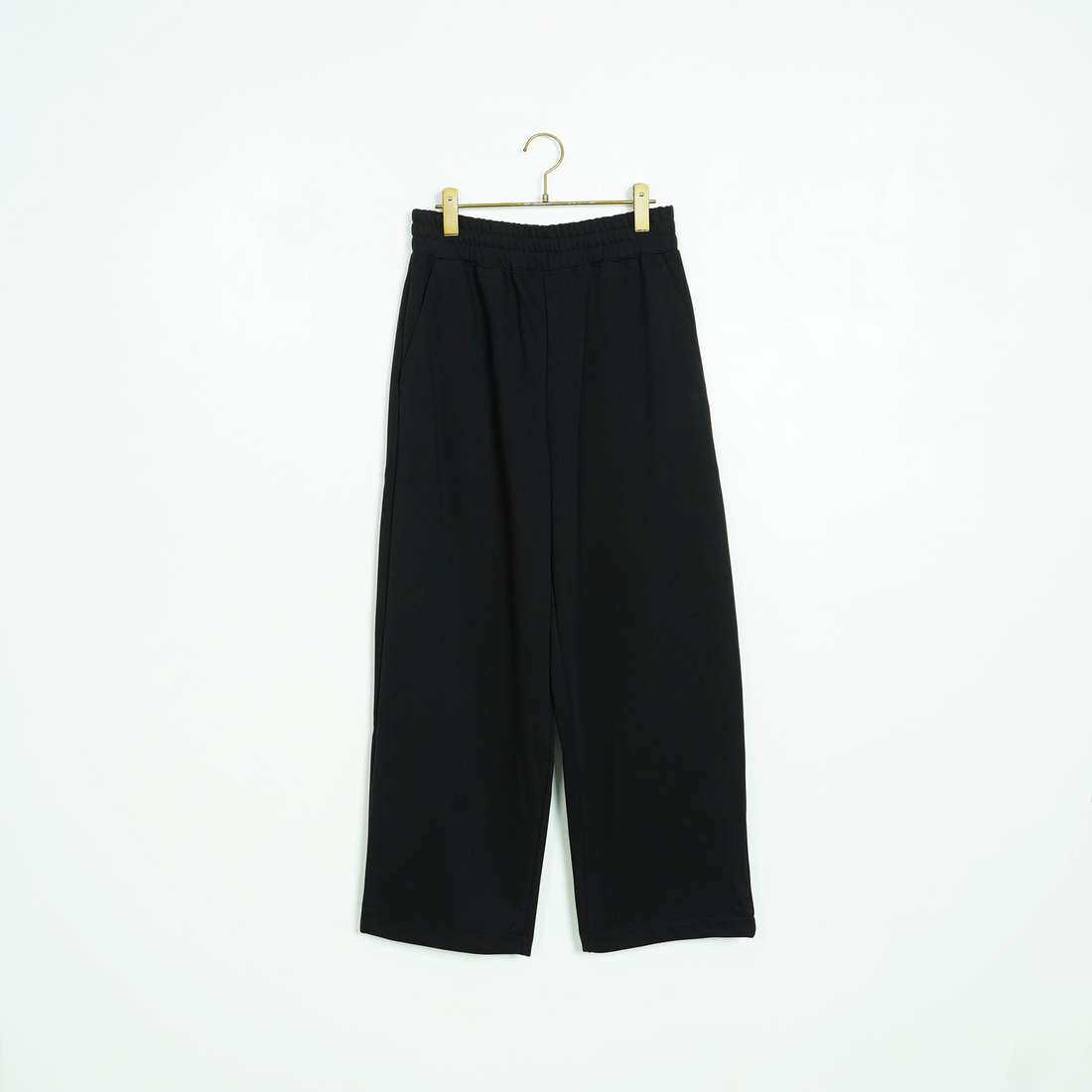 700 BLACK