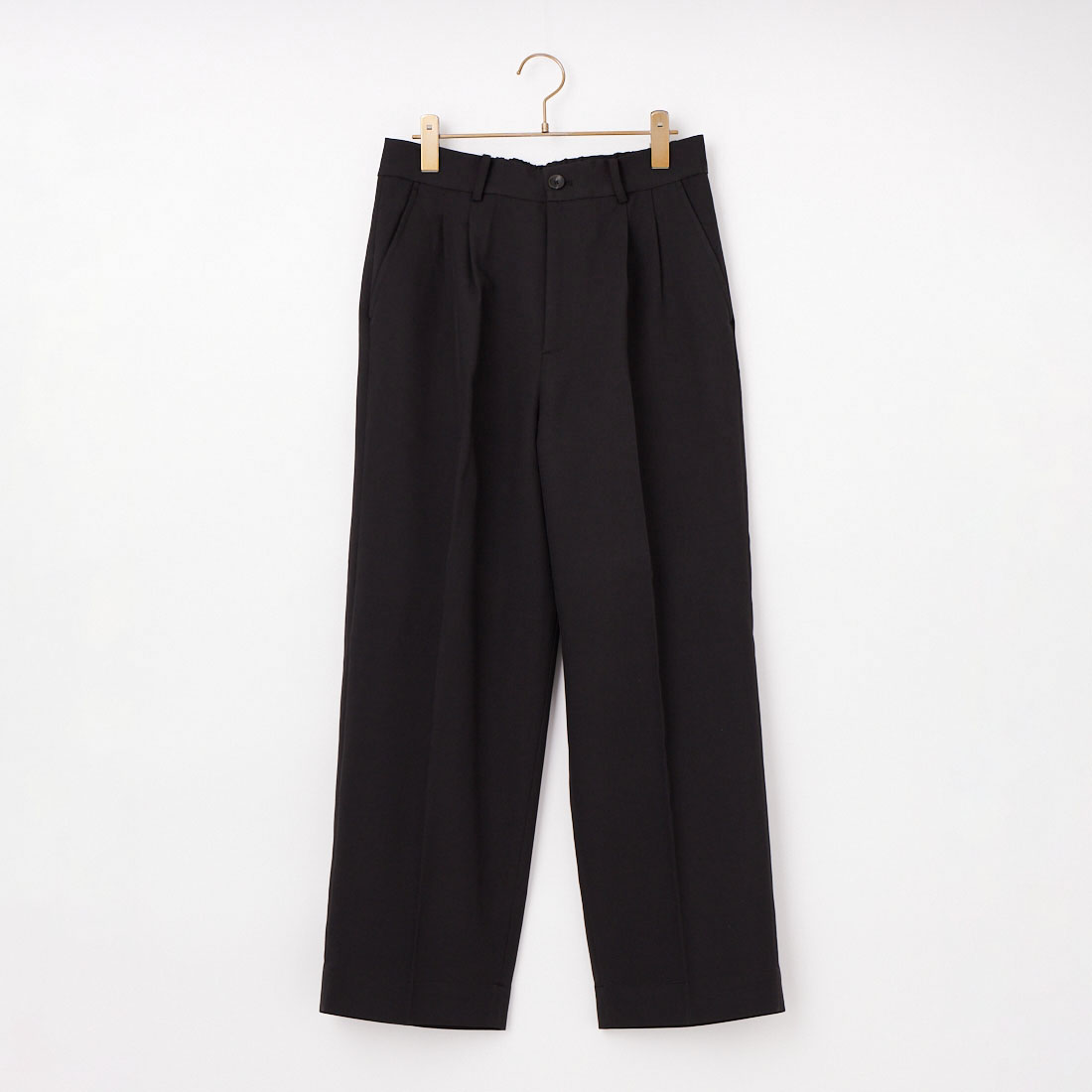 SLICK [スリック] テックツイルツータックスラックス [5161027] 700 BLACK &&モデル身長：179cm 着用サイズ：2&&