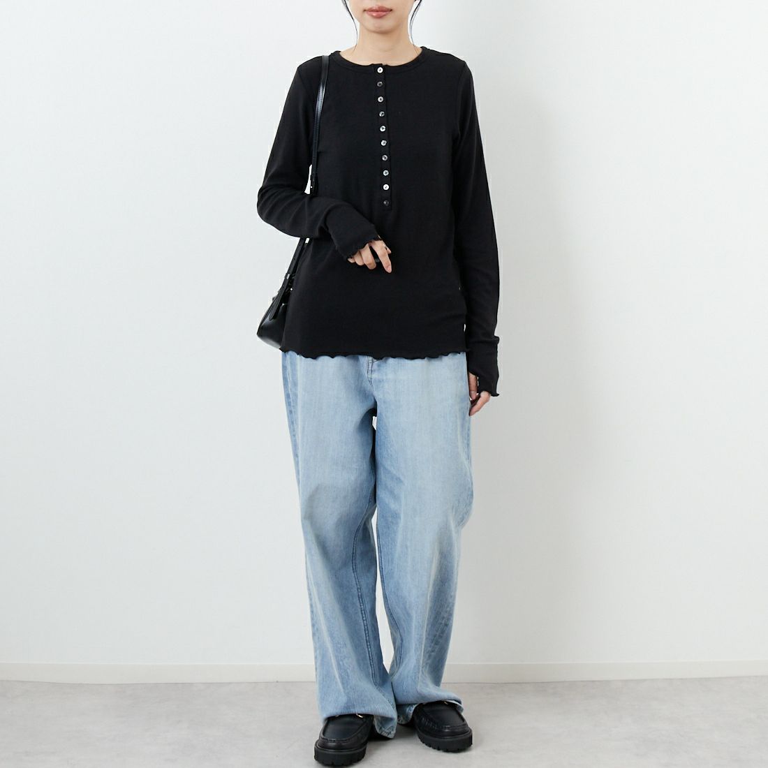 KHA:KI [カーキ] ヘンリーネックカットソー [MIL25FCS3464] BLACK &&モデル身長：162cm 着用サイズ：1&&