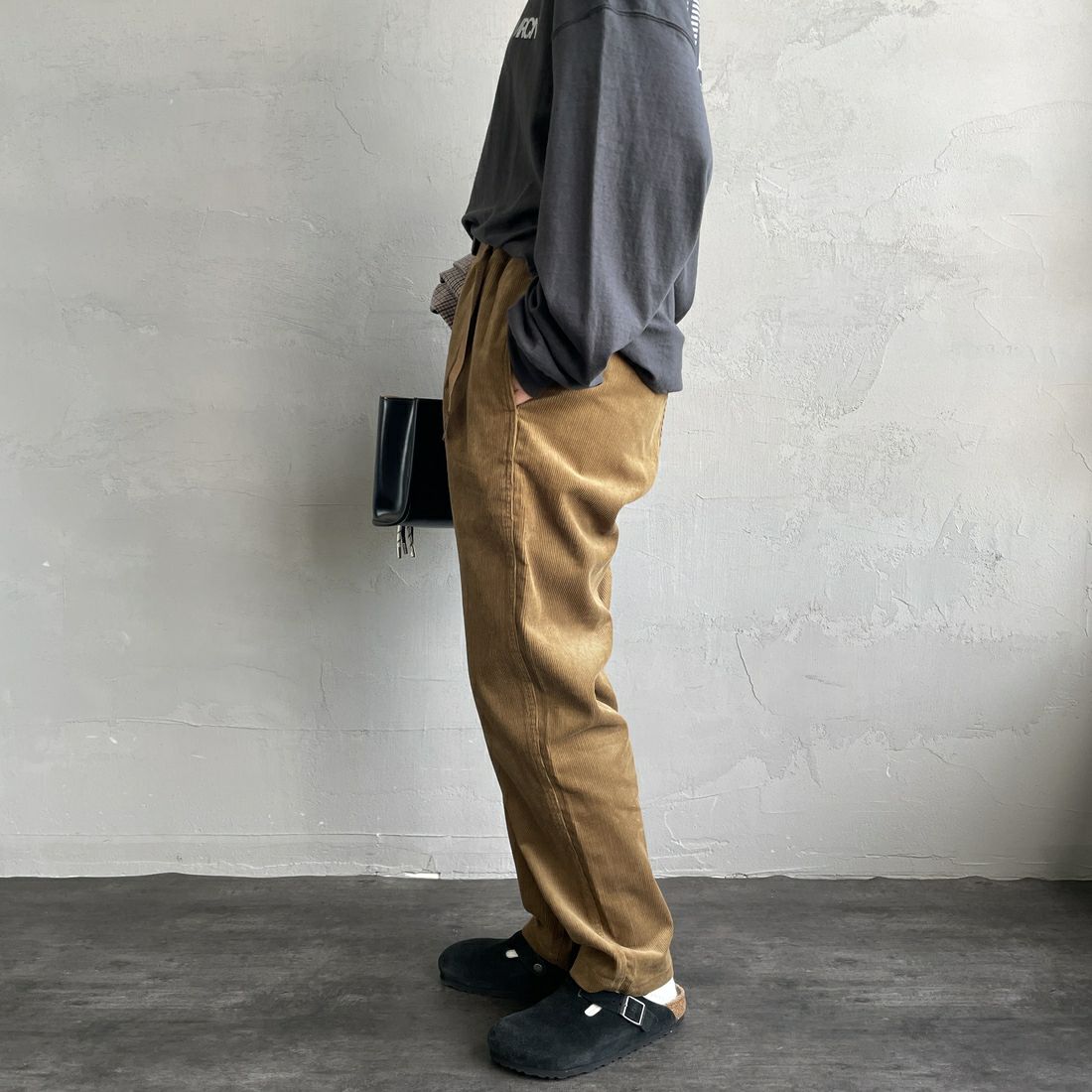 GRAMiCCi [グラミチ] 別注 コーデュロイ エブリデイパンツ [GUP5-F1022-JF] CAMEL &&モデル身長：158cm 着用サイズ：S&&