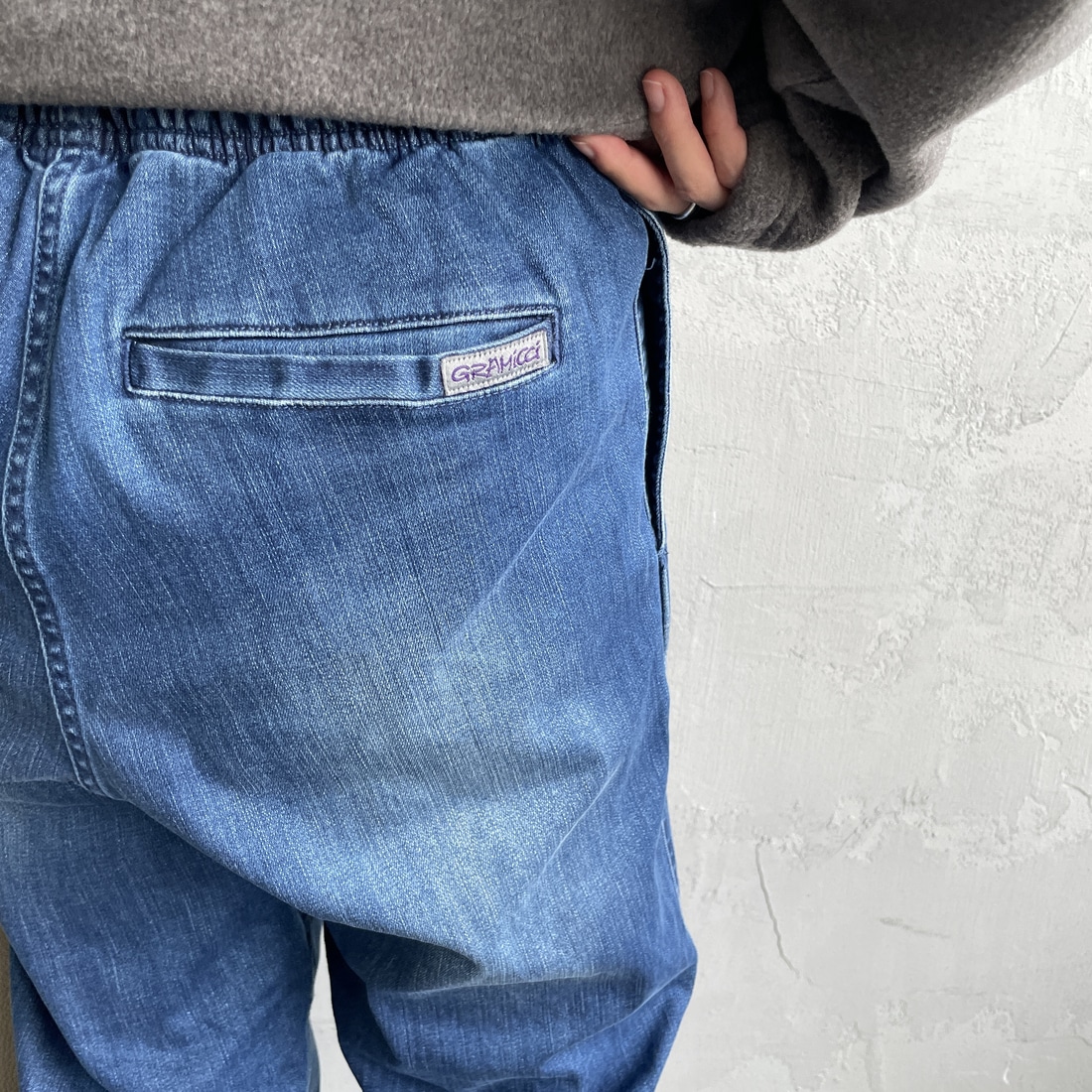 GRAMiCCi [グラミチ] 別注 ストレッチデニム エブリデイパンツ [GUP5-F1023-JF] D.USED BLU &&モデル身長：158cm 着用サイズ：S&&