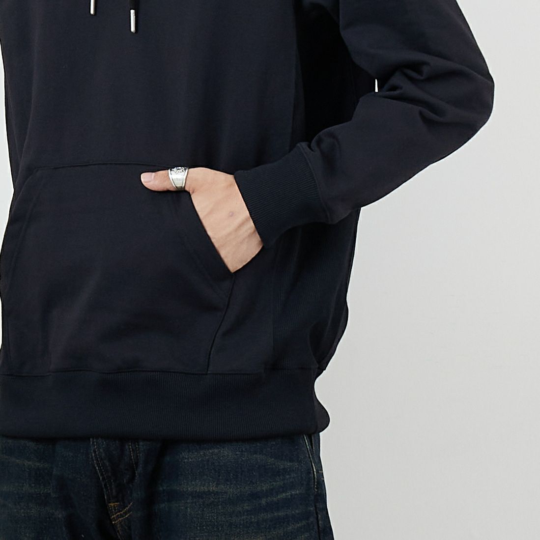 THE NORTH FACE [ザ ノースフェイス] バックスクエアロゴフーディ [NT62533] K &&モデル身長：179cm 着用サイズ：M&&