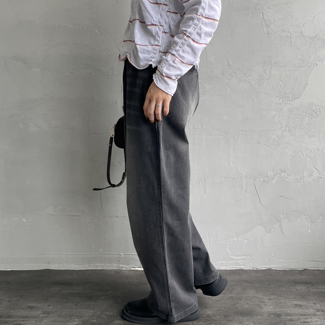 GRAMiCCi [グラミチ] 別注 ワイドデニムパンツ [GUP5-F1089-JF] BLK USED &&モデル身長：160cm 着用サイズ：XS&&