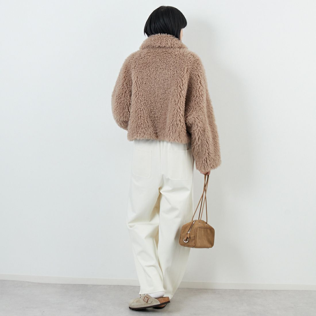 DIGNITE COLLIER [ディニテコリエ] カットカーブパンツ [80256045] 031 ｵﾌ &&モデル身長：167cm 着用サイズ：F&&