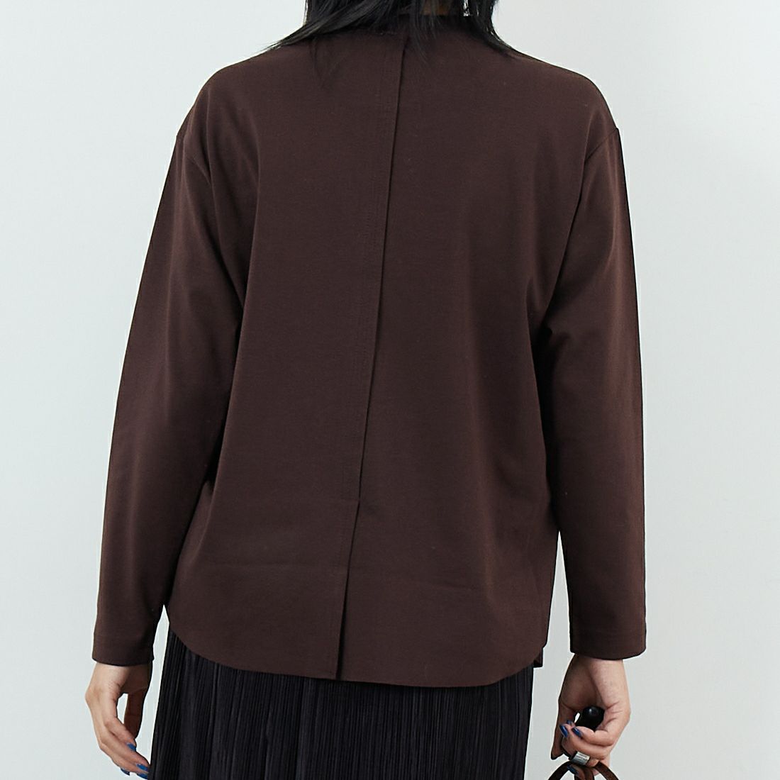 DIGNITE COLLIER [ディニテコリエ] 裾切替長袖カットソー [80990210-2] 037 ﾌﾞﾗｳﾝ &&モデル身長：167cm 着用サイズ：F&&