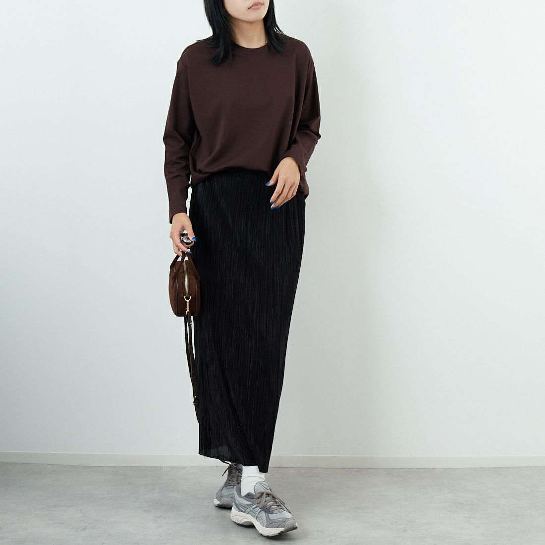 DIGNITE COLLIER [ディニテコリエ] 裾切替長袖カットソー [80990210-2] 037 ﾌﾞﾗｳﾝ &&モデル身長：167cm 着用サイズ：F&&