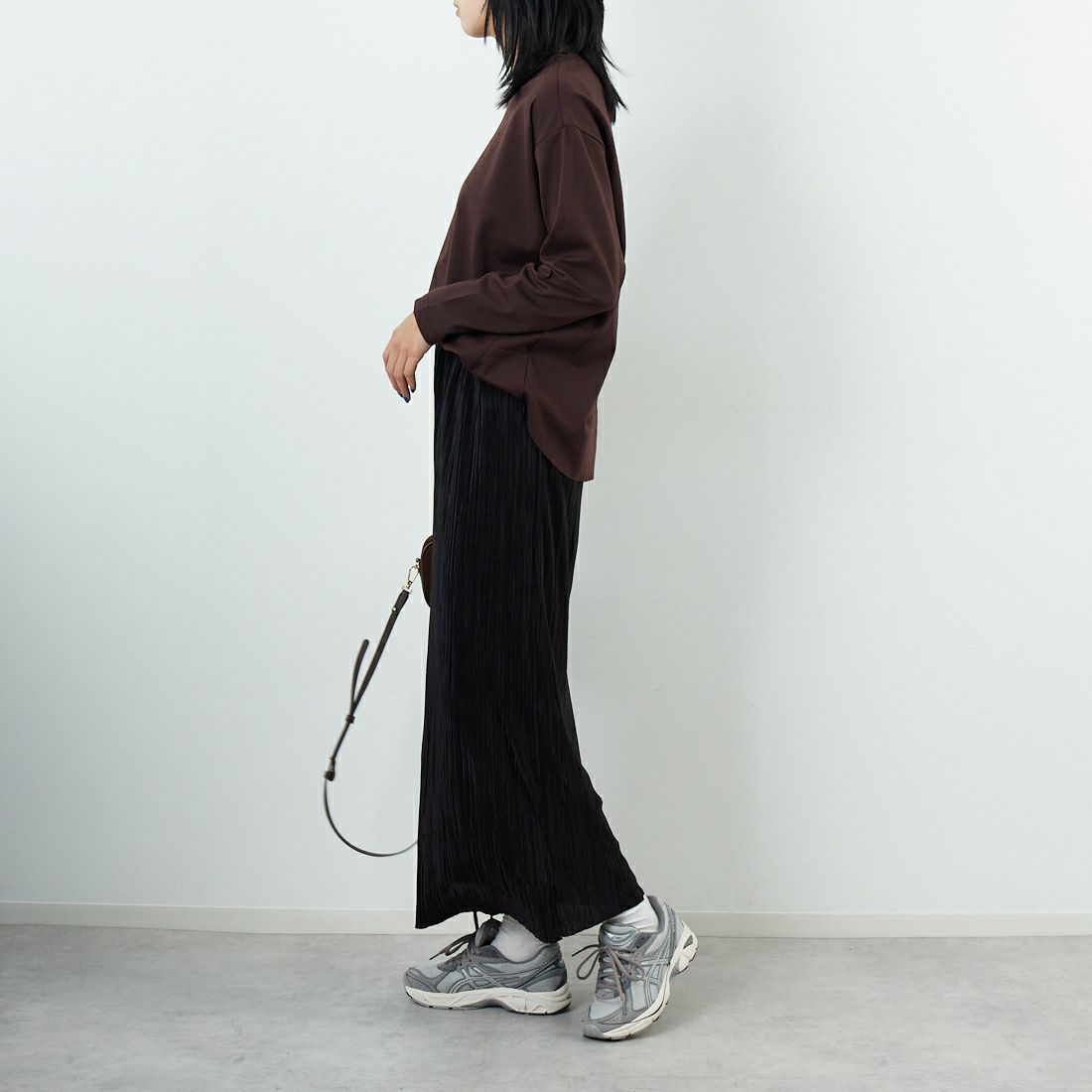 DIGNITE COLLIER [ディニテコリエ] 裾切替長袖カットソー [80990210-2] 037 ﾌﾞﾗｳﾝ &&モデル身長：167cm 着用サイズ：F&&