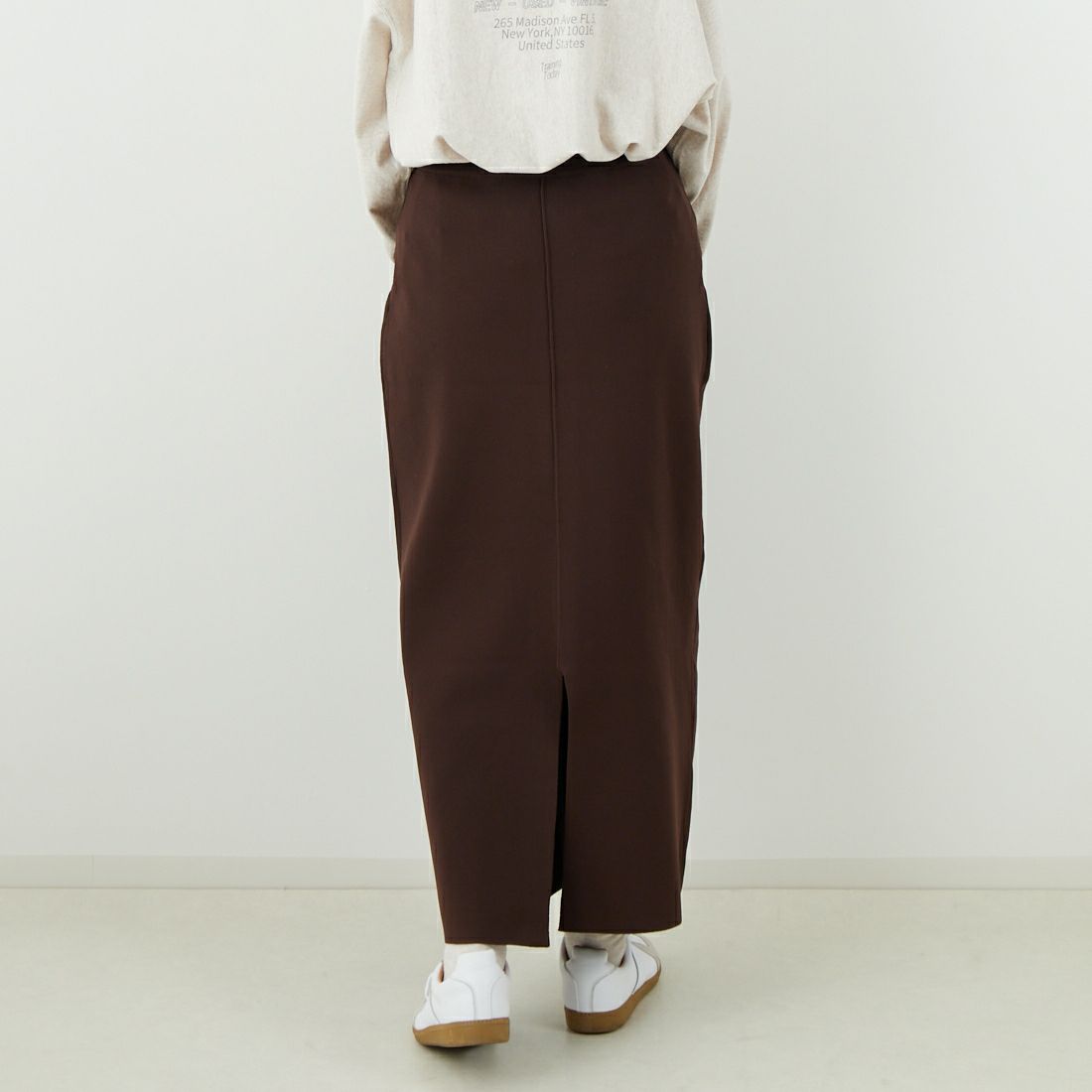 Maison de L'allure [メゾン ドゥ ラリュール] 2WAYジップナローニットスカート [M25131025] 28 BROWN &&モデル身長：162cm 着用サイズ：F&&