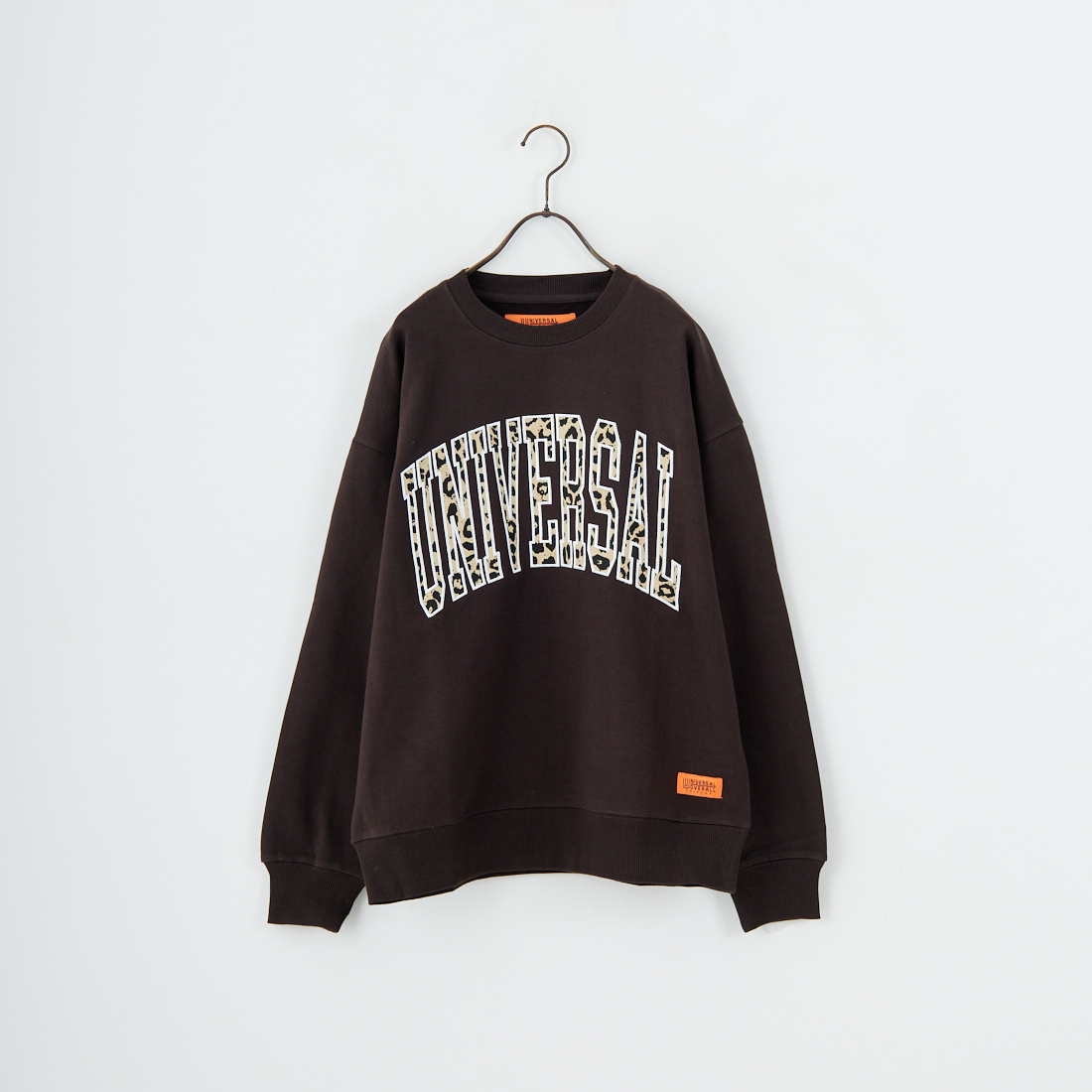 UNIVERSAL OVERALL [ユニバーサルオーバーオール] 別注 カレッジロゴデザイン クルーネックスウェット [U2531228IN-JF] BROWN