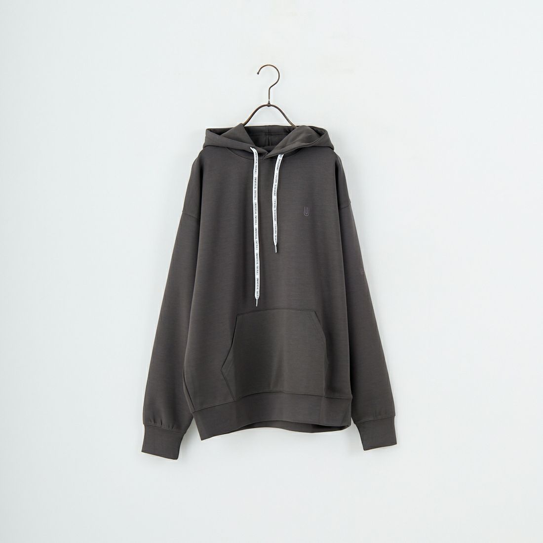 UNIVERSAL OVERALL [ユニバーサルオーバーオール] 別注 ワンポイントロゴ刺繍 ポンチ スウェットパーカー [U2531230IN-JF] CHARCOAL