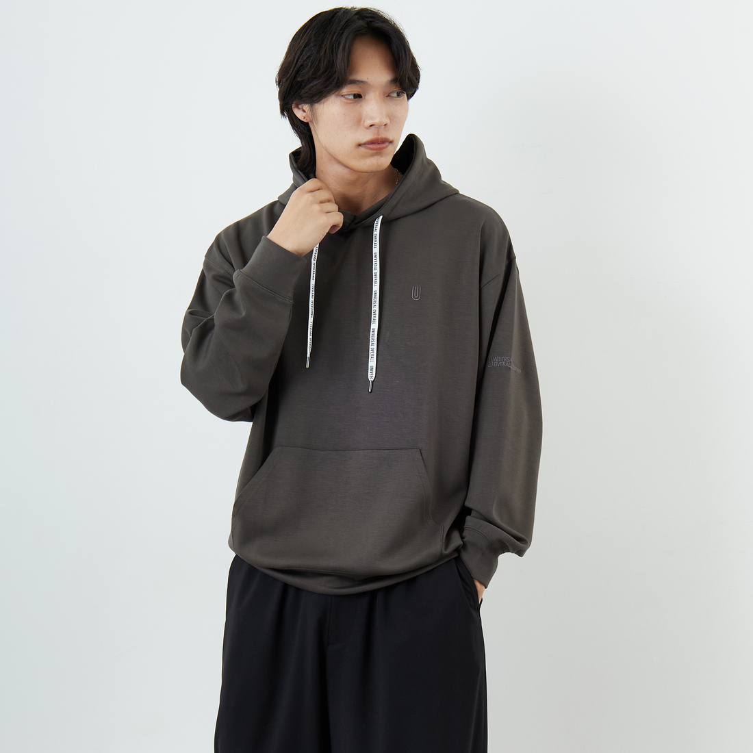 UNIVERSAL OVERALL [ユニバーサルオーバーオール] 別注 ワンポイントロゴ刺繍 ポンチ スウェットパーカー [U2531230IN-JF]