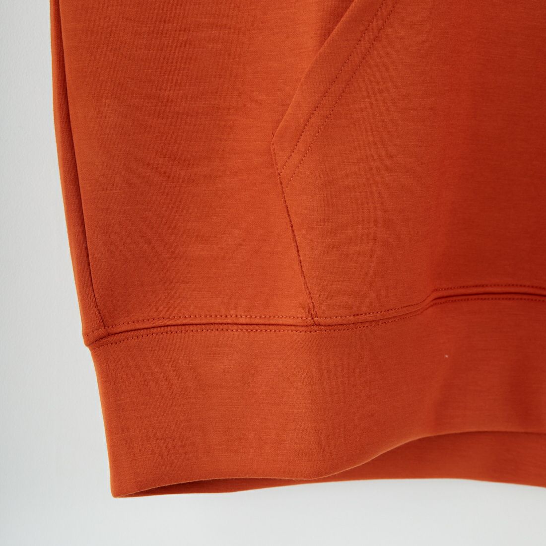 UNIVERSAL OVERALL [ユニバーサルオーバーオール] 別注 ワンポイントロゴ刺繍 ポンチ スウェットパーカー [U2531230IN-JF] ORANGE