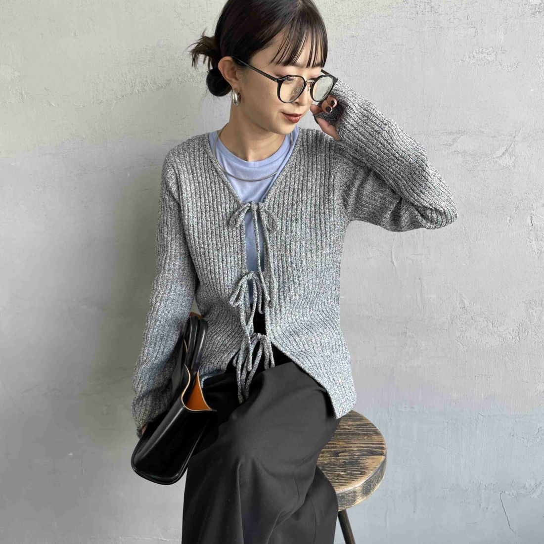 nenom [ネノム] 2WAY メランジリボンニットカーディガン [NE25131026] 09 BLACK &&モデル身長：150cm 着用サイズ：F&&