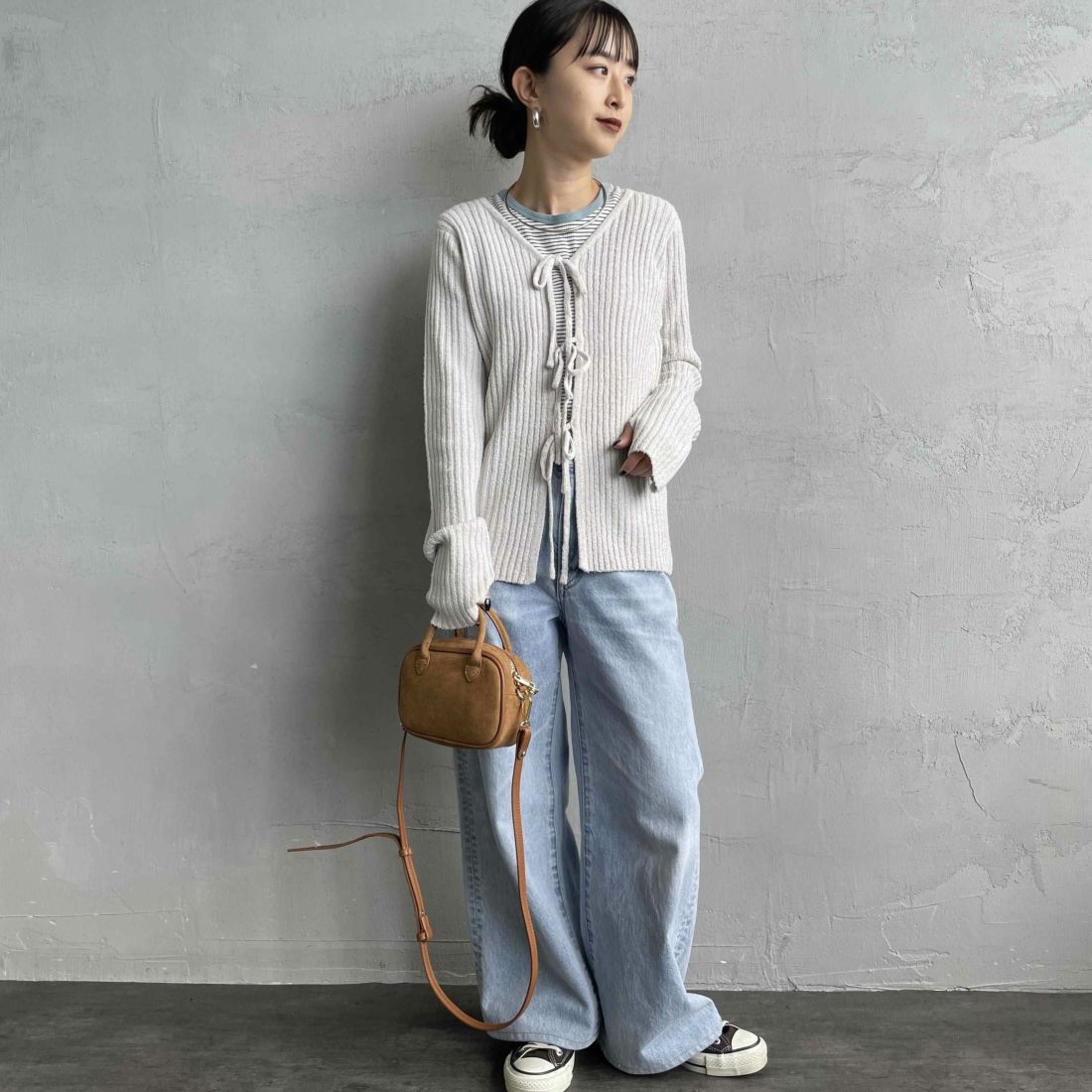 nenom [ネノム] 2WAY メランジリボンニットカーディガン [NE25131026] 23 GREIGE &&モデル身長：150cm 着用サイズ：F&&