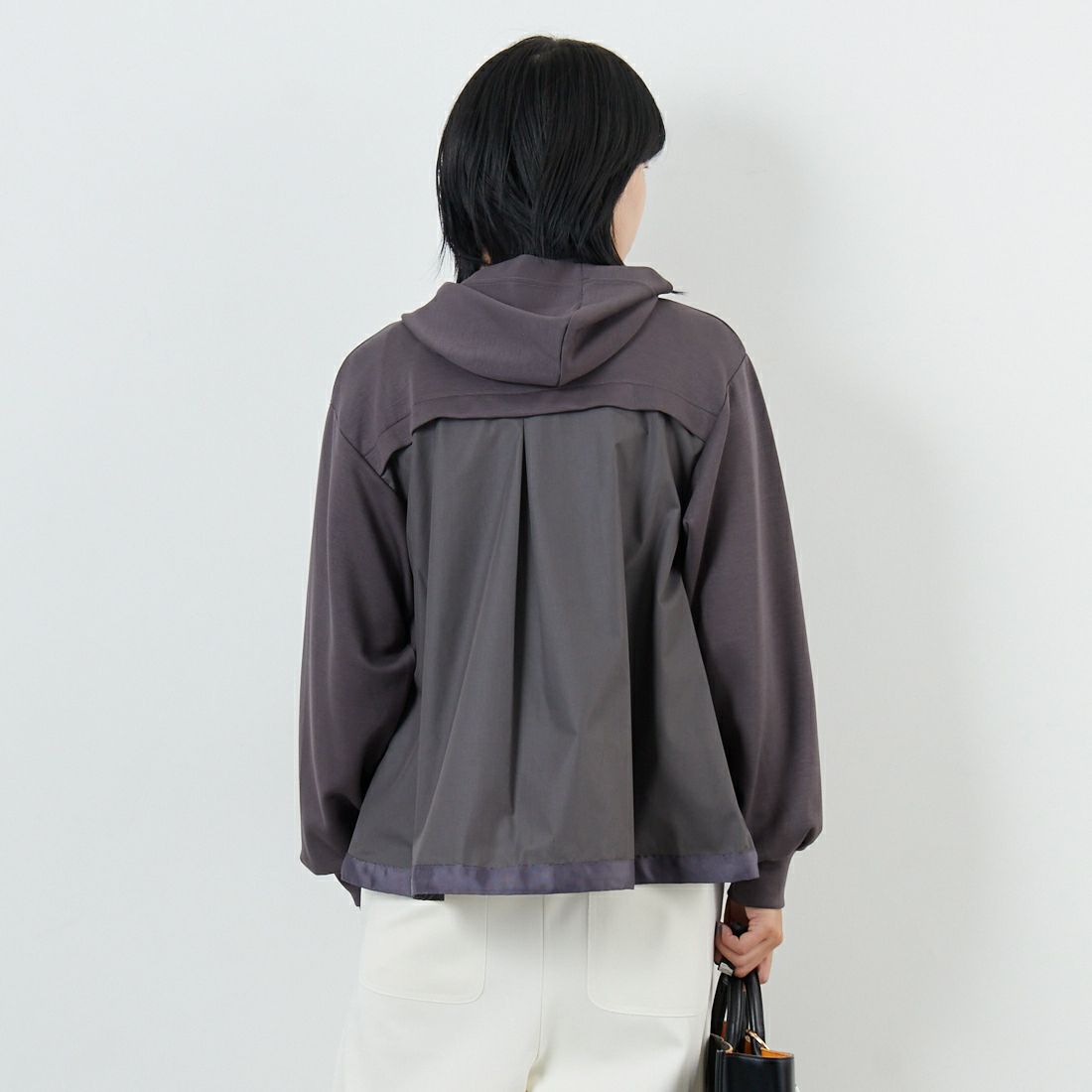 Jeans Factory Clothes [ジーンズファクトリークローズ] ボンディング異素材切替パーカー [21256053] 003 ﾁｬｺｰﾙ &&モデル身長：167cm 着用サイズ：F&&