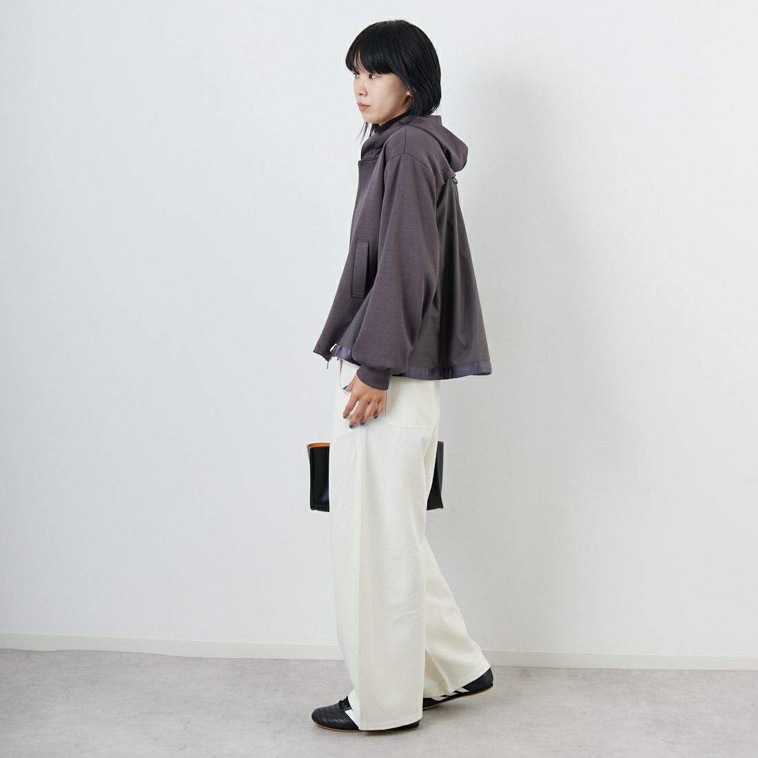 Jeans Factory Clothes [ジーンズファクトリークローズ] ボンディング異素材切替パーカー [21256053] 003 ﾁｬｺｰﾙ &&モデル身長：167cm 着用サイズ：F&&