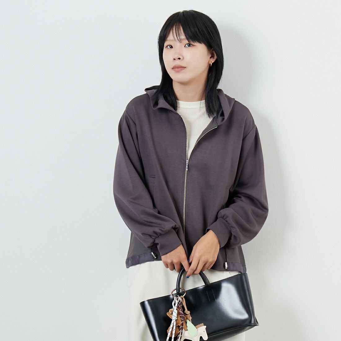 Jeans Factory Clothes [ジーンズファクトリークローズ] ボンディング異素材切替パーカー [21256053] 003 ﾁｬｺｰﾙ &&モデル身長：167cm 着用サイズ：F&&