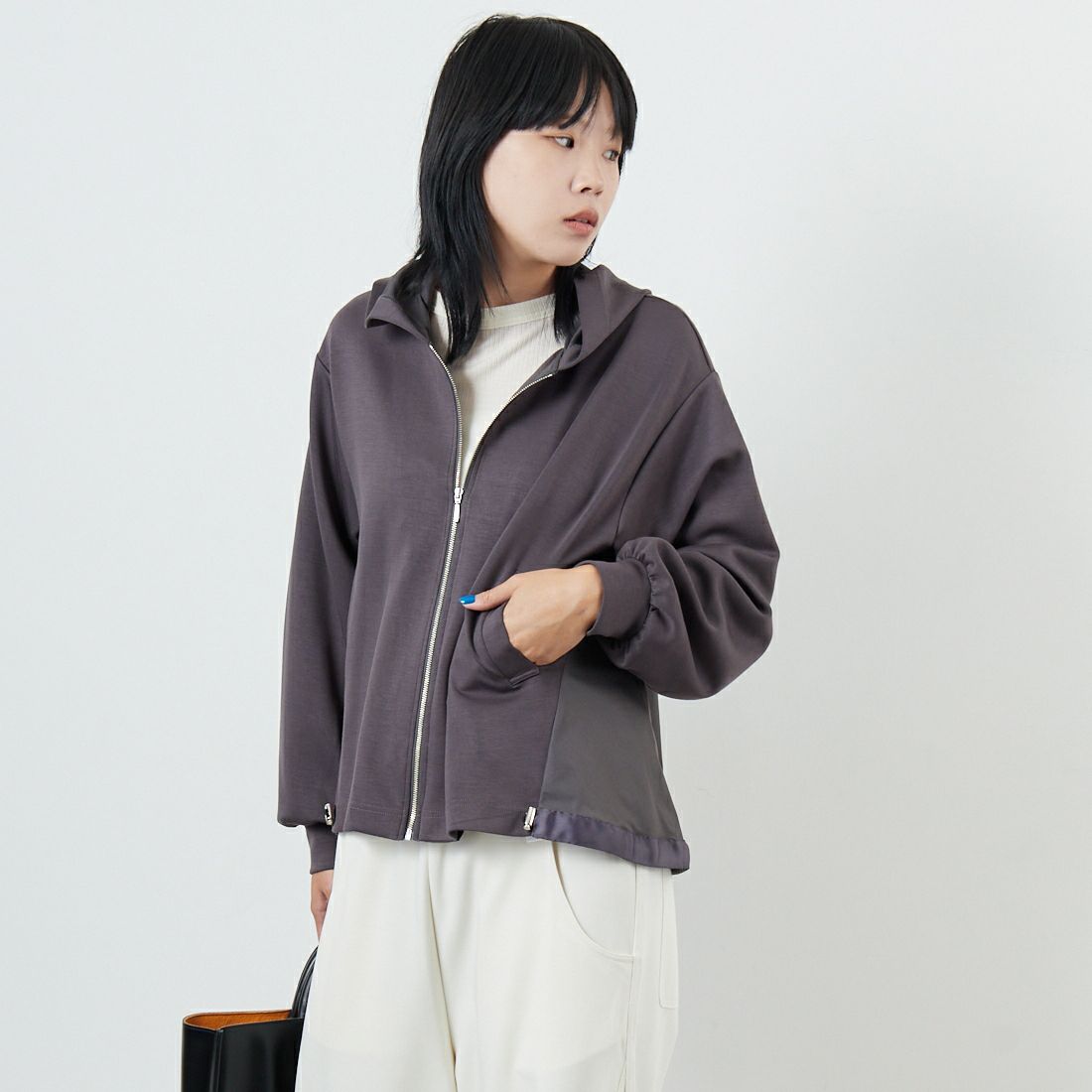 Jeans Factory Clothes [ジーンズファクトリークローズ] ボンディング異素材切替パーカー [21256053] 003 ﾁｬｺｰﾙ &&モデル身長：167cm 着用サイズ：F&&