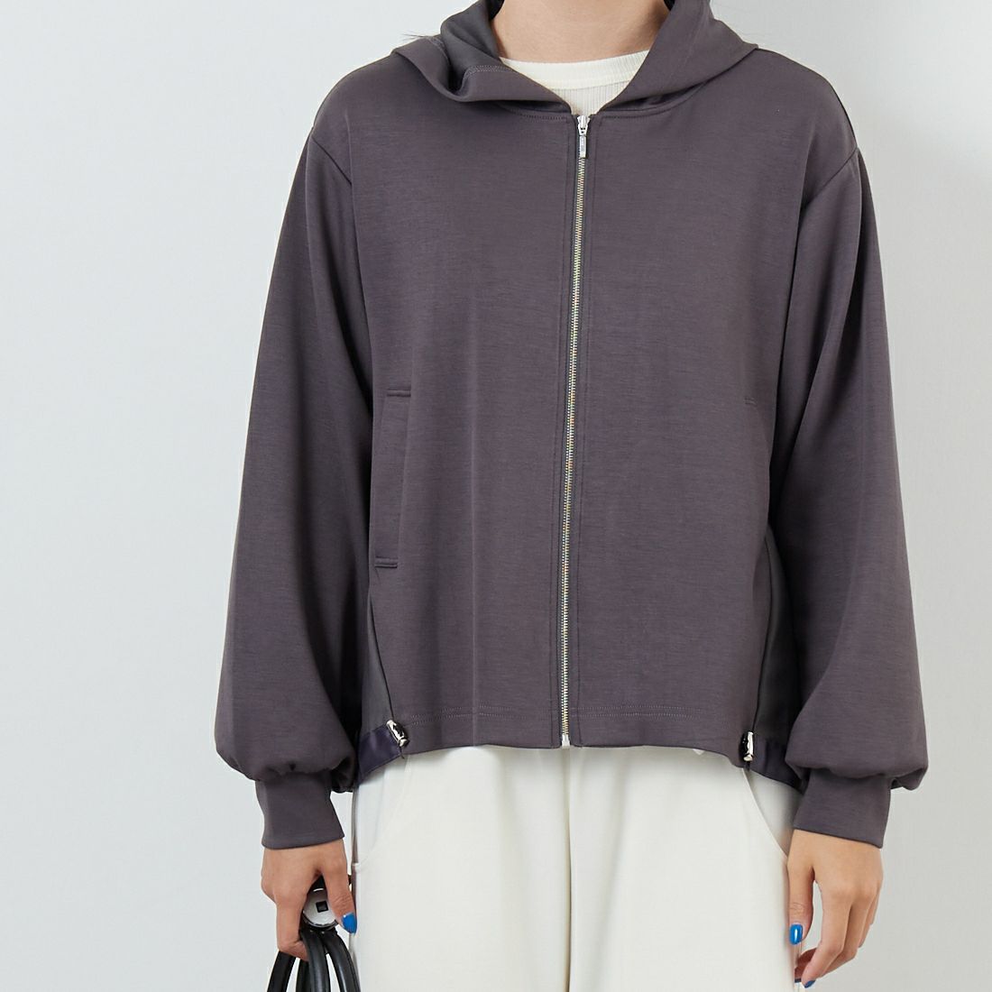 Jeans Factory Clothes [ジーンズファクトリークローズ] ボンディング異素材切替パーカー [21256053] 003 ﾁｬｺｰﾙ &&モデル身長：167cm 着用サイズ：F&&