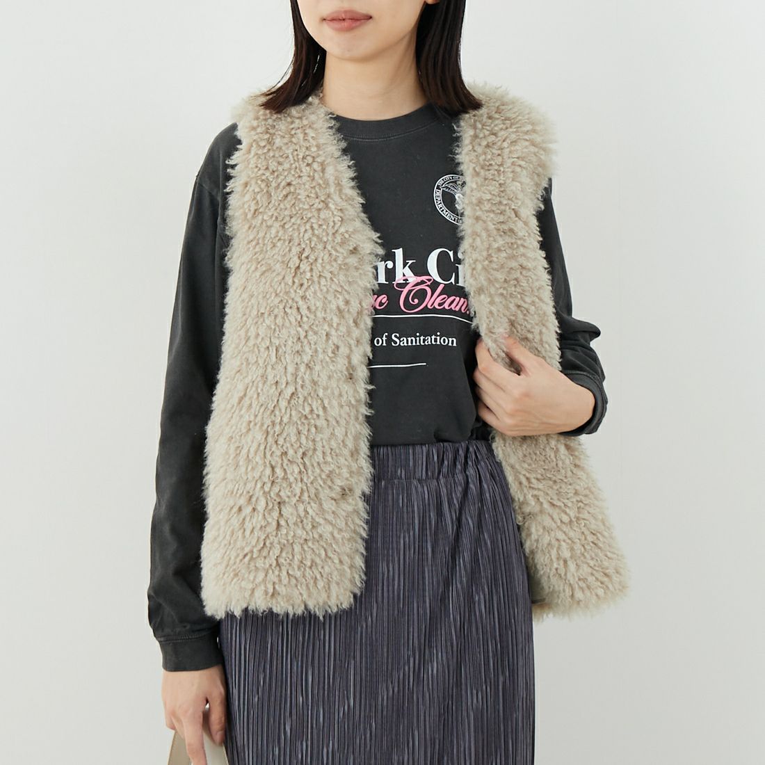 Jeans Factory Clothes [ジーンズファクトリークローズ] プードルファーベスト [330025] 153 ﾍﾞｰｼﾞｭ &&モデル身長：162cm 着用サイズ：F&&