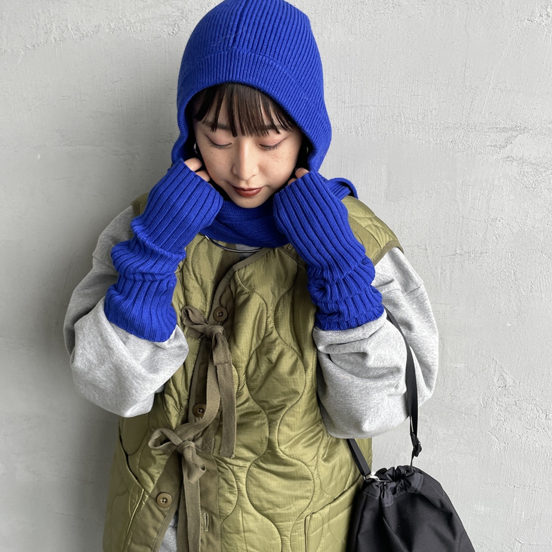 12 BLUE