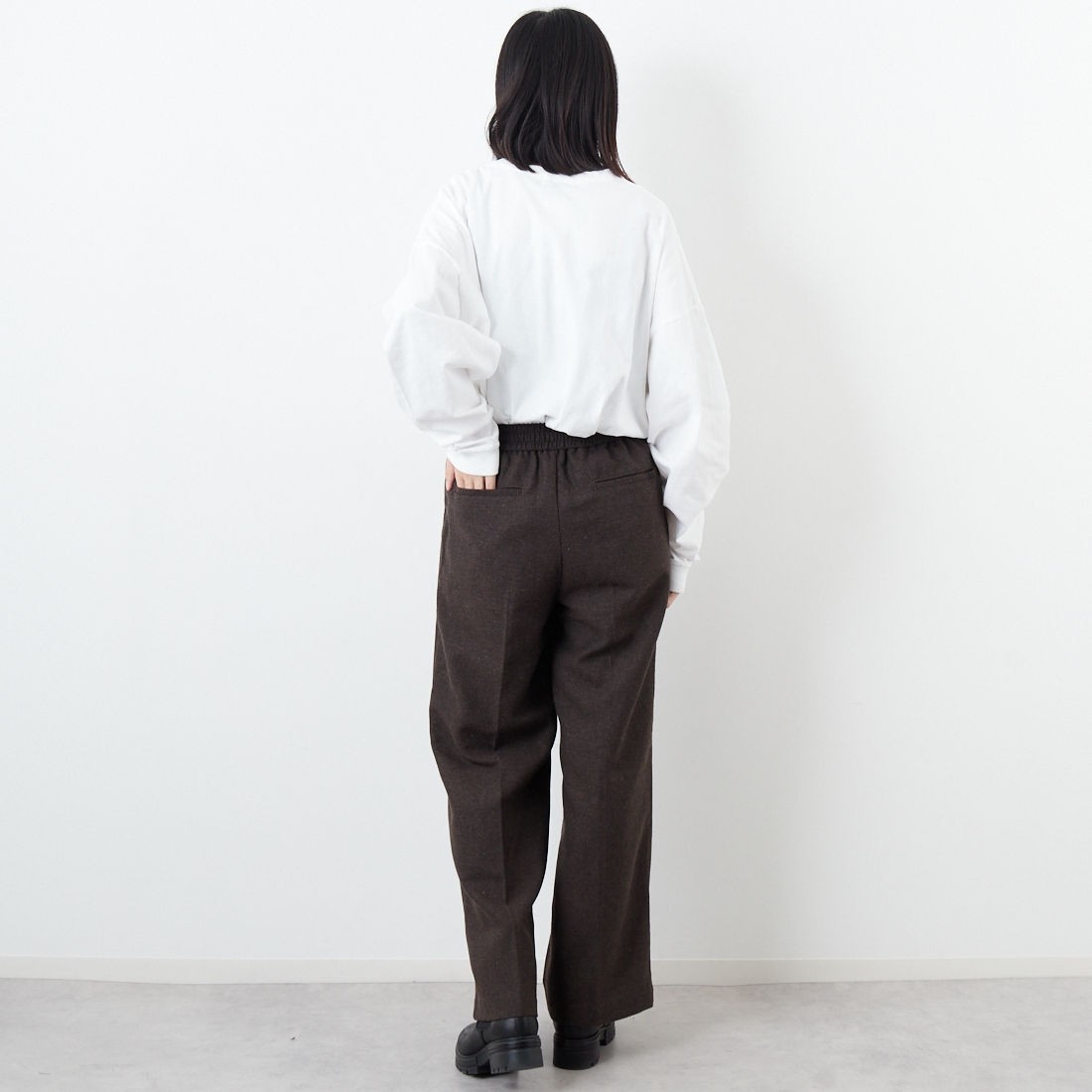 Noir Fabrik [ヌワールファブリック] イージーフレアパンツ [IN16-PT-5] BROWN &&モデル身長：162cm 着用サイズ：S&&