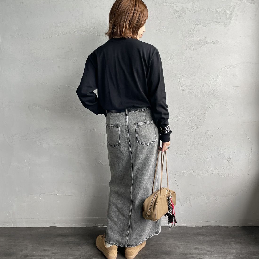 Hanes [ヘインズ] KURO クルーネックロングスリーブTシャツ [HM4-C201] 090 ﾌﾞﾗｯｸ &&モデル身長：158cm 着用サイズ：S&&