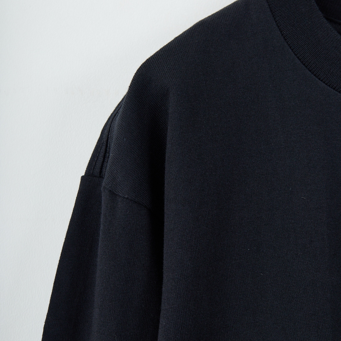 Hanes [ヘインズ] KURO クルーネックロングスリーブTシャツ [HM4-C201] 090 ﾌﾞﾗｯｸ