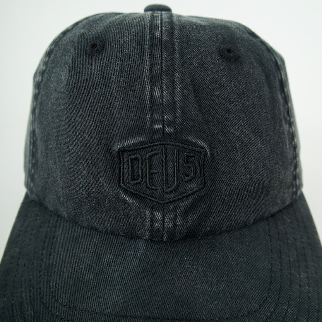 DEUS EX MACHINA [デウス エクス マキナ] シールド ガーメントダイダッドキャップ [DMF257382] BLACK