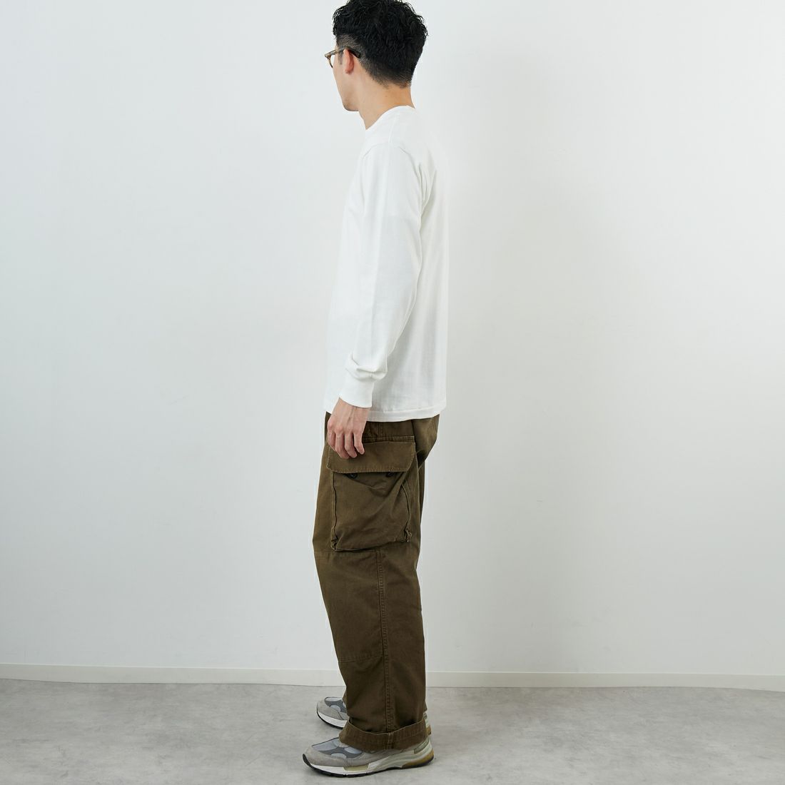 Hanes [ヘインズ] SHIRO クルーネックロングスリーブTシャツ [HM4-A201] 010 ﾎﾜｲﾄ &&モデル身長：168cm 着用サイズ：M&&