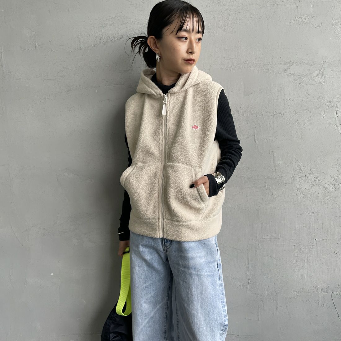 DANTON [ダントン] サーマルプロ ジップベスト [DT-C0471POL] IVORY &&モデル身長：150cm 着用サイズ：36&&