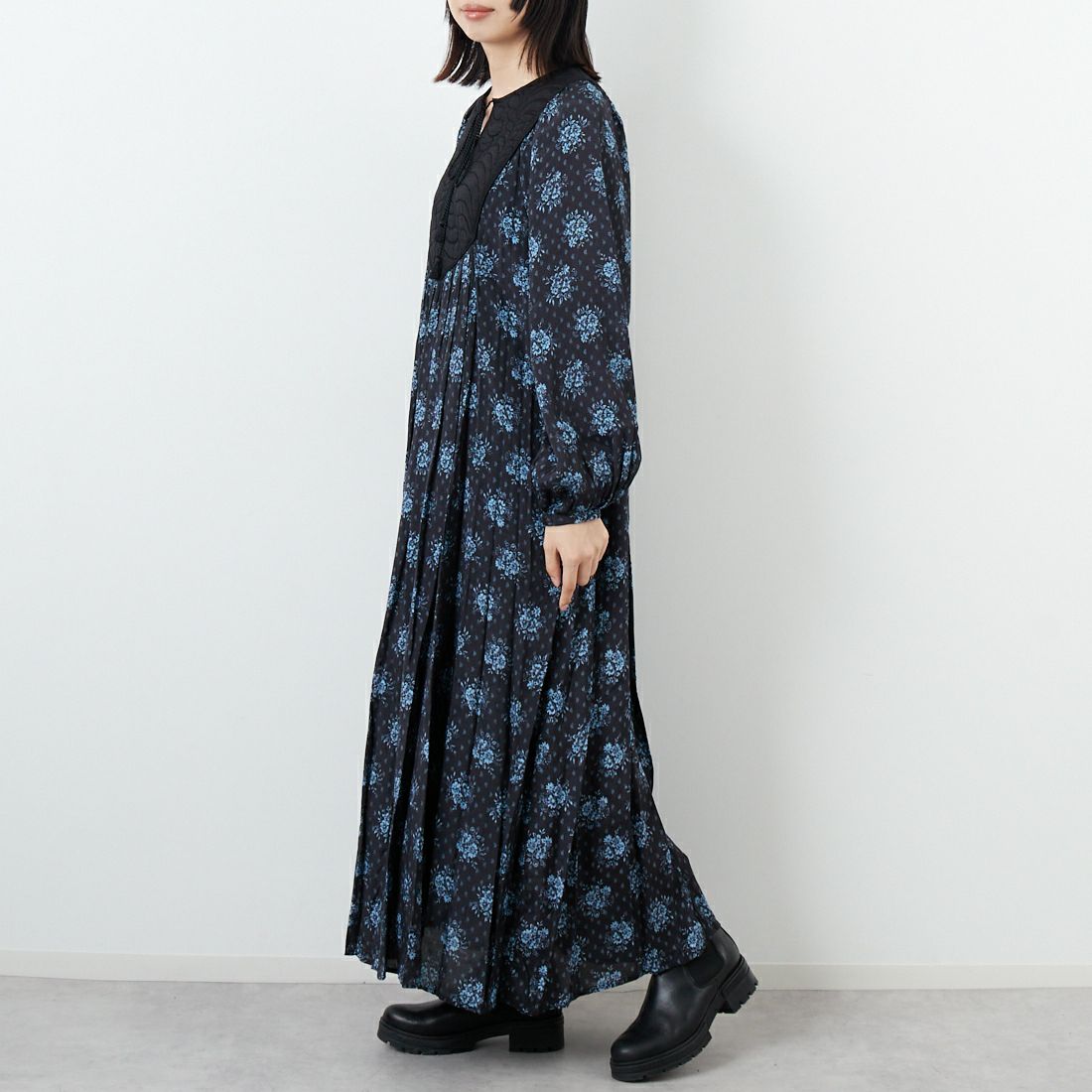 ne Quittez pas [ヌキテパ] シャンタンジャガード ポピープリントヨークドレス [010452WL1] 09 BLACK &&モデル身長：162cm 着用サイズ：M&&