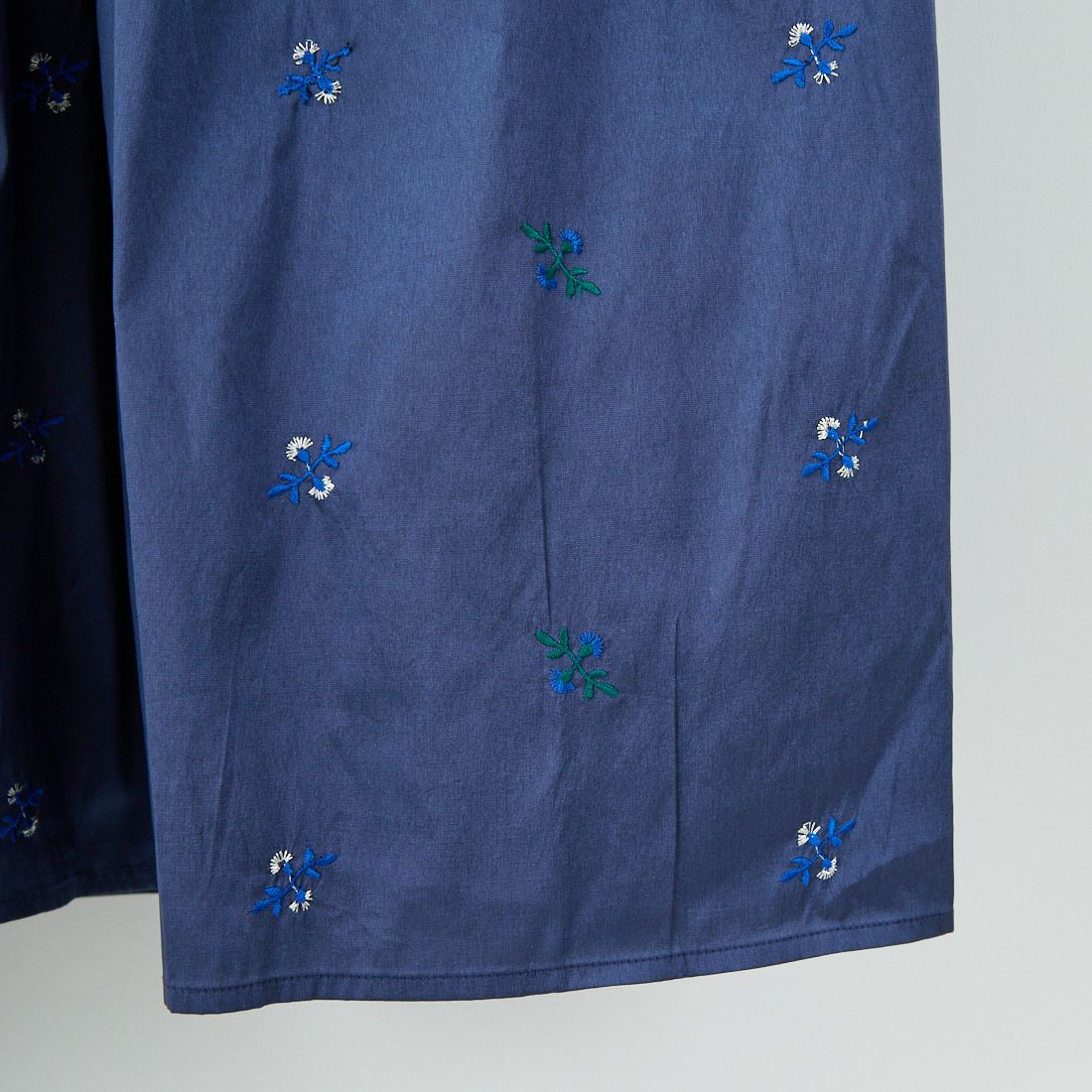 ne Quittez pas [ヌキテパ] フラワー刺繍キャミドレス [010552FL3] 79 NAVY